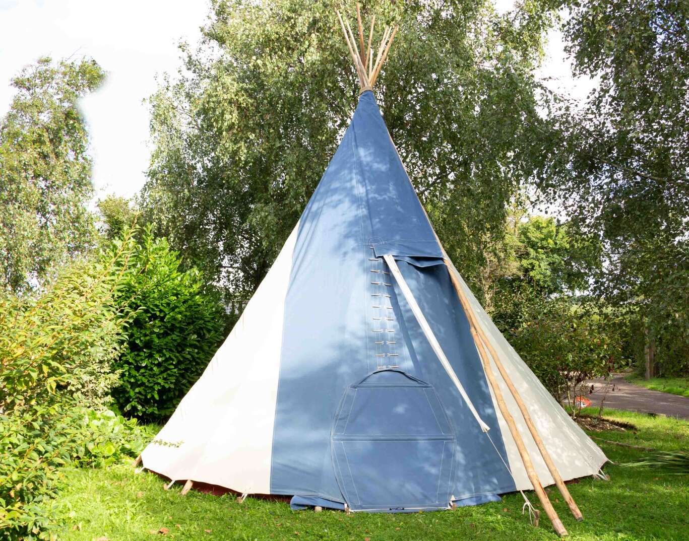 CLASSIC Traditional Tipi for 4 to 5